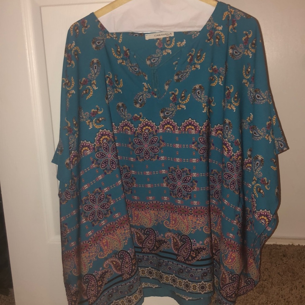 Very cute print short sleeve shirt